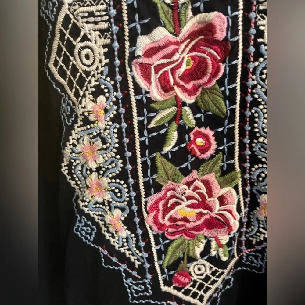 Johnny Was JW Los Angeles Embroidered Tunic Top, Small, Black